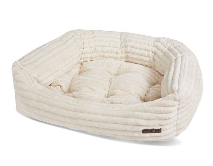 Cama blanca para mascota